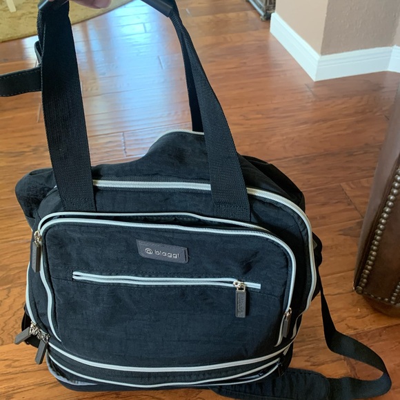 Biaggi Black Travel Bag with packing cube - Picture 1 of 6